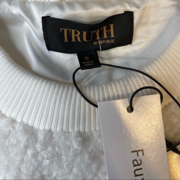 “Truth” By Republic Cream Color Faux Fur Pullover Sweatshirt - Picture 10 of 14